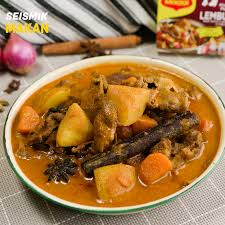Rebus daging sehingga lembut dan sejukkan kuah rebusan, kemudian kuah boleh dimasukkan ke dalam peti ais. Resipi Asam Pedas Ayam Gulai Daging Utara Gulai Ikan Merah Ni Memang Mengancam Weh