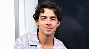 How Lauren Sánchez responded to Jeff Bezos begging to see wedding dress