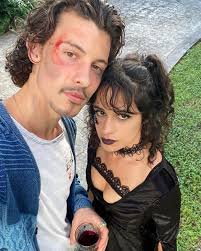 Canadian singer and songwriter shawn mendes has released four studio albums, two live albums, two reissues, three extended plays, 20 music videos, fifteen singles (including one as a featured artist), and nine promotional singles. Shawn Mendes On Twitter Me But Beat Up And A Miami Witch The Halloween Spirit Is Never Canceled Caption By Camila
