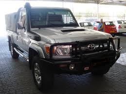 The f petrol engine was used until 1975, and it had a 3.8 litre capacity with 105/125 hp. Land Cruiser Lx V8 For Sale
