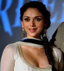 Aditi finds Akshay incredible actor