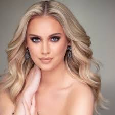 Aurora Rivers's Instagram, Twitter & Facebook