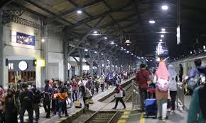 Kereta terbaik untuk dibeli 2020. Tiket Kereta Lebaran 2020 Dibuka Pantengin Jadwalnya Biar Bisa Mudik Cermati Com