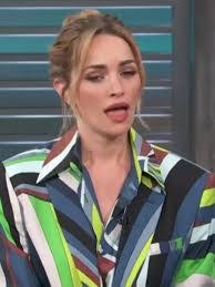 Anne Howey's Instagram, Twitter & Facebook