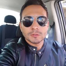 lucia Conrad (@luciauscategui)