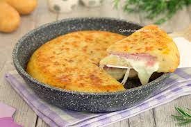 Grazie a vegandpeace per questa fantastica ricetta. Torta Di Patate In Padella Senza Uova Velocissima