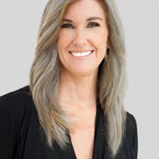 Pam Henderson's Instagram, Twitter & Facebook