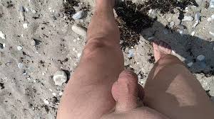 Nackt am Strand