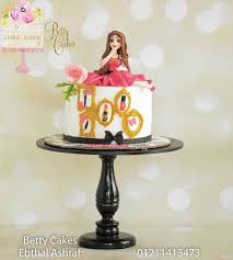 Vous avez été nombreuses à aimer le gâteau girly et gourmand de la vanities party sur le thème de du maquillage. Girly Makeup Haul Cake Cake By Bettycakesebthal Cakesdecor