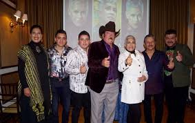 Fue su hijo lalo mora jr. De Esos Arboles Ya No Nacen Lalo Mora Los Tercos Soy Grupero