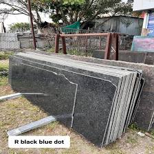r black blue dot