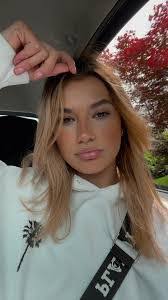 Ella Quinlan's Instagram, Twitter & Facebook