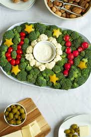 Dates are lovely and sweet, cranberries make it a festive christmas fruit platter, raisins are always. Holiday Fruit Tray Ideas Shefalitayal