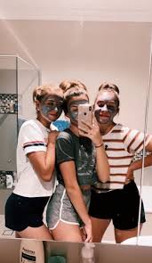 Instagram The Boy S Lights Out Tour Friends Photography Cute Friends Friend Photoshoot
