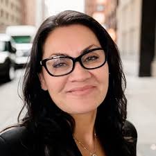 Erika Magana's Instagram, Twitter & Facebook