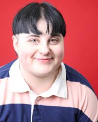 HELLOOOO 2025! 👏🏻✨🌈 I am HERE! Cast me! Here's new headshots! 🤩