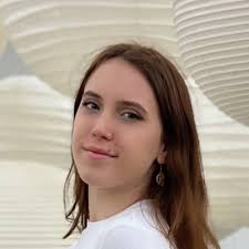 Millie Summers's Instagram, Twitter & Facebook