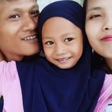 Yg jersi home tu lawa, bro. Ada indentiti Harimau Malaya.