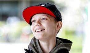 Yepha · single · 2016 · 1 songs. 11 Arige Elias Efter Hjerneblodning Kommer Der Plaster Pa Saret Bt Samfund Www Bt Dk
