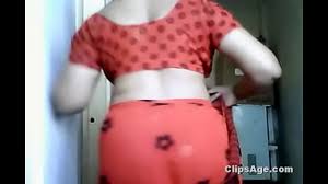 Aunty flashing navel - XNXX.COM