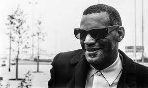 Kolejna rocznica śmierci Ray Charlesa. Muzyk, który malował świat  klawiszami fortepianu