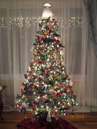 Multi Color Lights On Christmas Tree With Colorful Glass Ornaments Christmas Tree With Coloured Lights Christmas Tree Decorations Diy Colorful Christmas Tree