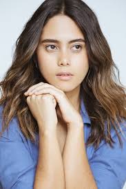 Renata Vaca's Instagram, Twitter & Facebook