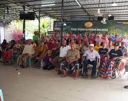 The hostel is originally a double storey building of shop lot that have been upgraded into 7 units of student dormitories. Ziarah Mahabbah Bersama Warga Emas Di Pusat Jagaan Al Fikrah Ppki Usim
