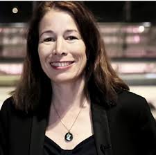 Anne Dufourmantelle : sa fille lui rend un hommage bouleversant après sa  mort tragique