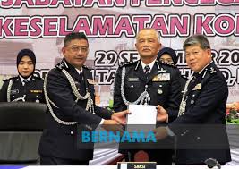 Alor setar, timbalan perdana menteri datuk seri dr ahmad zahid hamidi hari ini mengumumkan kenaikan elaun sukarelawan polis di seluruh negara sebanyak rm2 sejam berkuat kuasa serta merta. Bernama Muhammad Azlee Dilantik Sebagai Timbalan Ketua Polis Kedah Baharu