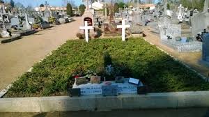 Maybe you would like to learn more about one of these? Le Cellier 44 Cimetiere Cimetieres De France Et D Ailleurs