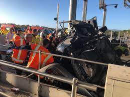 L'accident du fréjus relance le débat sur la sécurité et sur le ferroutage (déroulement de l'accident du 4 juin).in: Infos Francaises On Twitter Accident A Frejus Plusieurs Voies Du Peage Sont Concernees Et Bloquees Un Bouchon S Est Forme En Amont Les Pompiers Recommandent La Plus Grande Prudence En Arrivant Sur