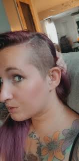 Does anyone have a good barber they could recommend? I'm looking to get  some designs put into a shaved part of my head...thank you!