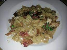 Add the roasted garlic paste to the cream sauce along with the reserved pan drippings from the roasted chicken and whisk to incorporate well. Farfalle With Chicken And Roasted Garlic Picture Of The Cheesecake Factory Tukwila Tripadvisor