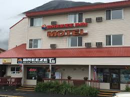 The alaska sealife center is 1.3 miles from the motel. Annex Building That Faces The Small Boat Harbor And Mountains Larger Newer Bldg Behind This One Picture Of The Breeze Inn Seward Tripadvisor