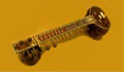 Sitar merupakan alat muzik yang sering digunakan dalam seni muzik klasik hindustan sejak zaman pertengahan. Alat Muzik Kaum India Sinthu1987