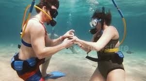 Rise and shine for the birthday boy as girlfriend kenna has been preparing all morning for his surprise gift. Newsflare Us Man Proposes To Girlfriend 30 Feet Underwater On Scuba Diving Trip In Caribbean Sea