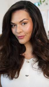 Summer is here, and we caught up with InStyle Australia's Executive Editor  and beauty buff, Laura Agnew, to learn her top beauty essentials for the  season. From lightweight formulas to long-lasting products