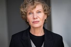 Anna Holmes, actress, voice actress, speaker, Berlin