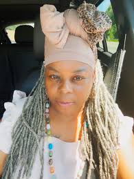 IDNC WHAT ANYONE SAYS I KNOW THIS PICTURE IS GORGEOUS GORGEOUS GORGEOUS.  🥰🫣😊