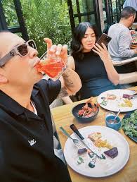 Ella resolviendo y yo disfrutando 😎