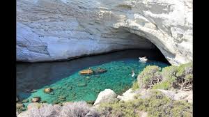 Milos, to exotiko nisi ton kykladon H Sphlia Ths Sykias Mhlos Sikia Cave In Milos Greece Youtube