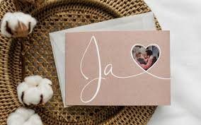 Die einladungen zur hochzeit, welche sie an ihre gäste verschicken, sind der erste sie benötigen im hinblick auf die gestaltung ihrer einladungskarten zur hochzeit noch tipps und ideen bzw. Hochzeitseinladung Die Wichtigsten Tipps Fur Gelungene Karten