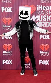 Já tem uma semana que eu tô limpo de você iê iê, iê iê e de olhar os seus stories, não sinto saudade zero curtidas, zero vontade de te ver. Marshmello From 2019 Iheartradio Music Awards Red Carpet Fashion Cute Black Wallpaper Download Cute Wallpapers Rick And Morty Poster
