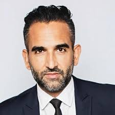 Look who finally showed up in my office. 🤟🏼🎤🎸 Thanks to  @machinegunkelly for getting excited about my name