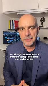 🎙️ Nesta quinta, o DestravaCast recebe Dan Teodoro. Mentorado da primeira  turma #DestravaTrader e hoje, fatura R$10.000 por dia no day trade. Não é  técnica. Não é sorte. É mentalidade. A consistência
