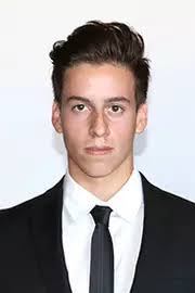 Steven Mejia's Instagram, Twitter & Facebook