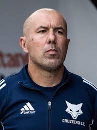 Flamengo encaminha Leonardo Jardim após demissão de Filipe Luís