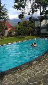 Disekitar kolam anak tersedia beberapa seluncuran yang digunakan untuk bermain anak. Kolam Renang Anak Kotor Picture Of Pp University Accommodation Puncak Tripadvisor