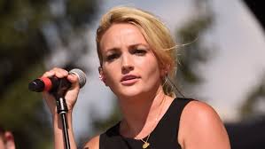 Spears looks back at getting pregnant when she was 16, clears up why zoey 101 ended and reveals she auditioned for a huge film franchise. Beziehung Zwischen Britney Und Jamie Lynn Spears Erklart News24viral